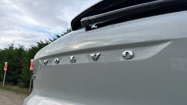 Volvo XC40 2.0 B3P Plus Dark 5dr Auto Petrol Estate